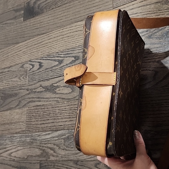 Authentic Louis Vuitton Monogram Cartouchiere - Picture 8 of 16